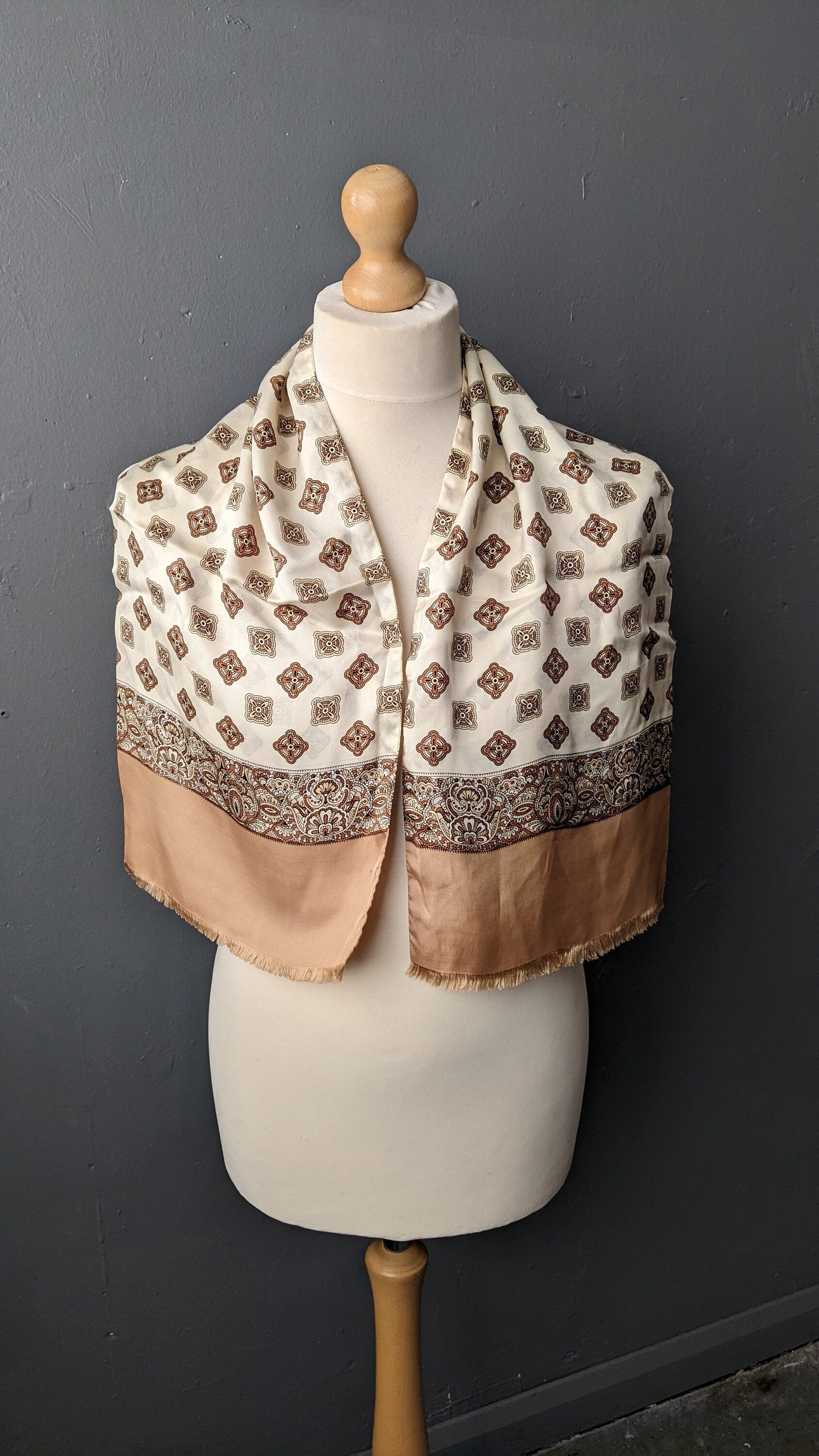 Mens Satin Mod Scarf, 60s Cream Casual Cravat