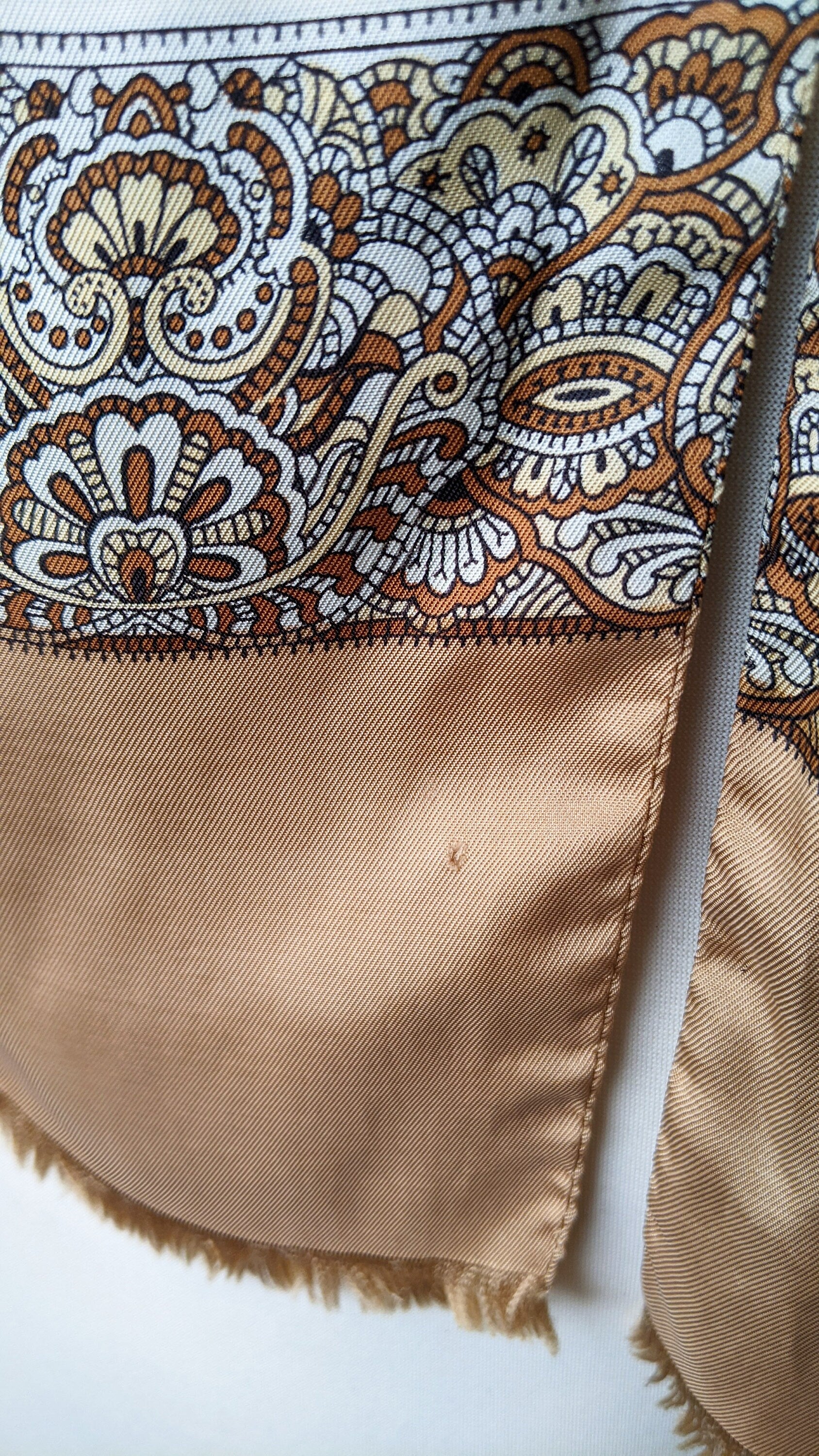 Mens Satin Mod Scarf, 60s Cream Casual Cravat