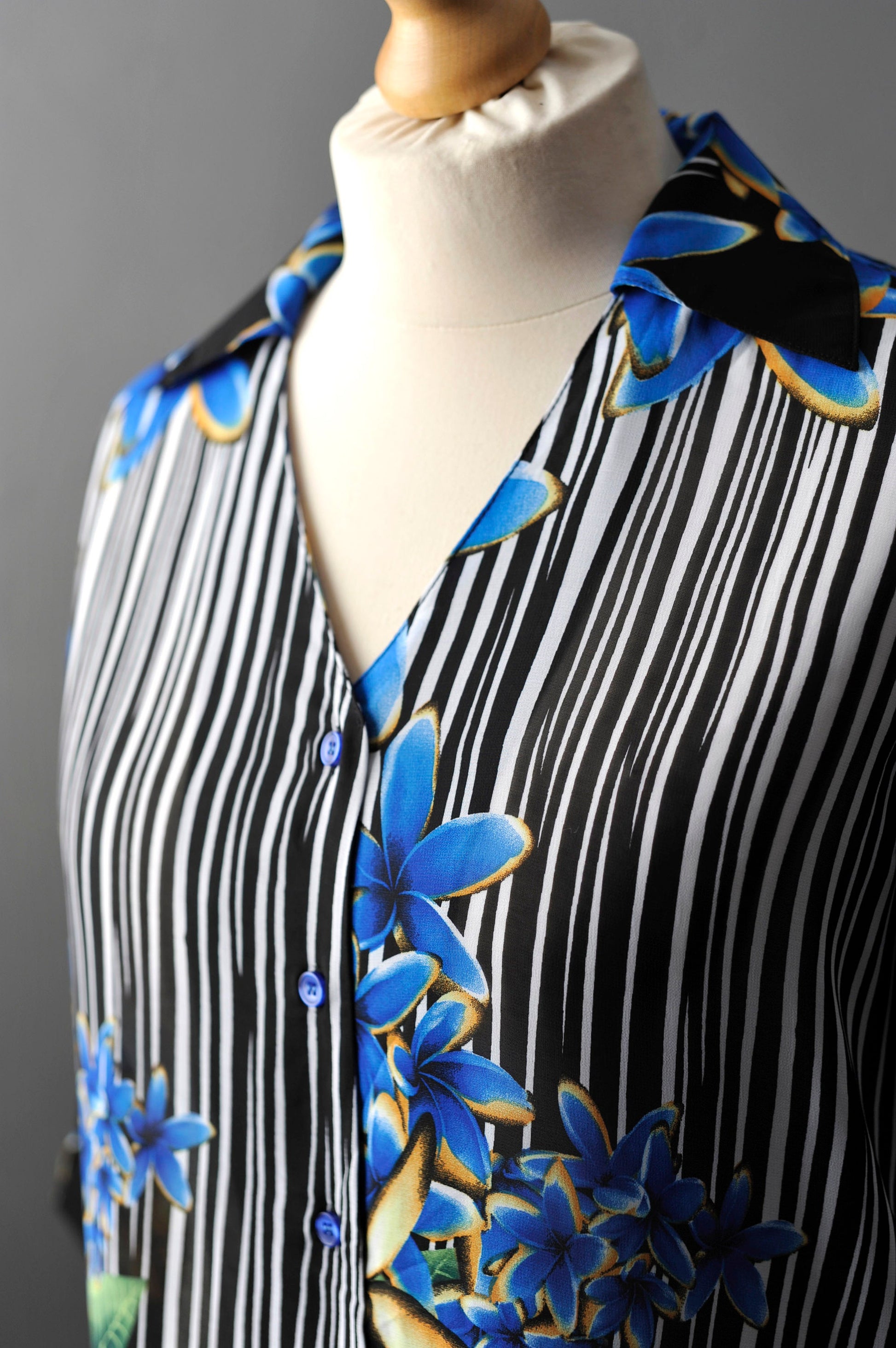 90s Tropical Flowers Chiffon Blouse, Multicoloured Loose Fit Shirt, Size Large
